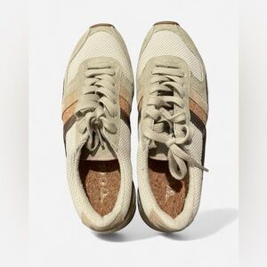Gola - women’s Sneakers in Cream and Brown